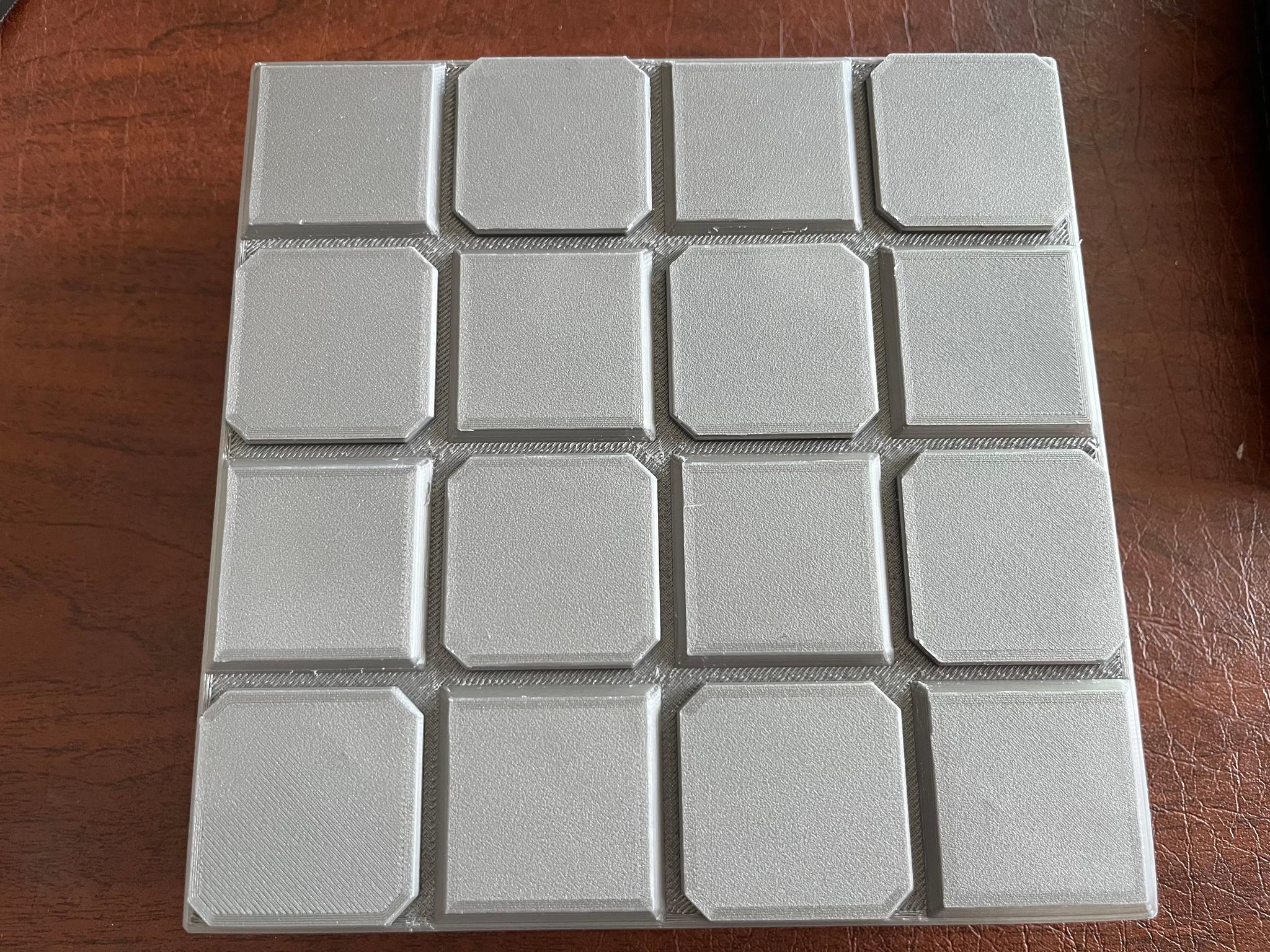 Checkerboard pattern on case bottom for chessboard corner.